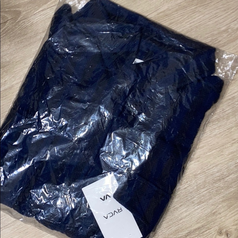 ✨💙 RVCA navy blue bedder jacket 💙✨ - Picture 6 of 6